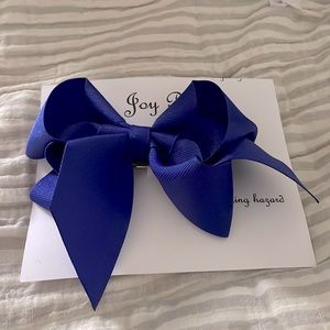 Mix and Match Hair Accessories 
 
2 for $5

4” Hair bow w/ Clasp